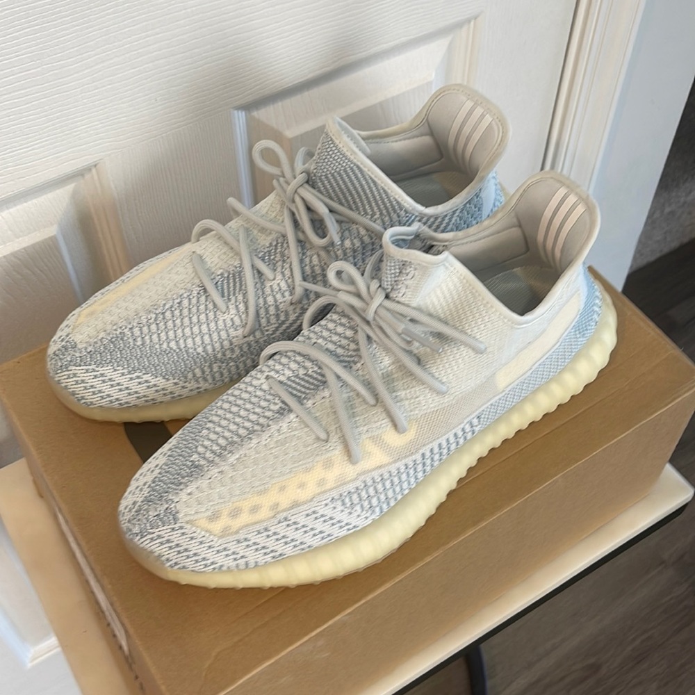 YEEZY BOOST 350 V2 (Cloud White) sz 13.5